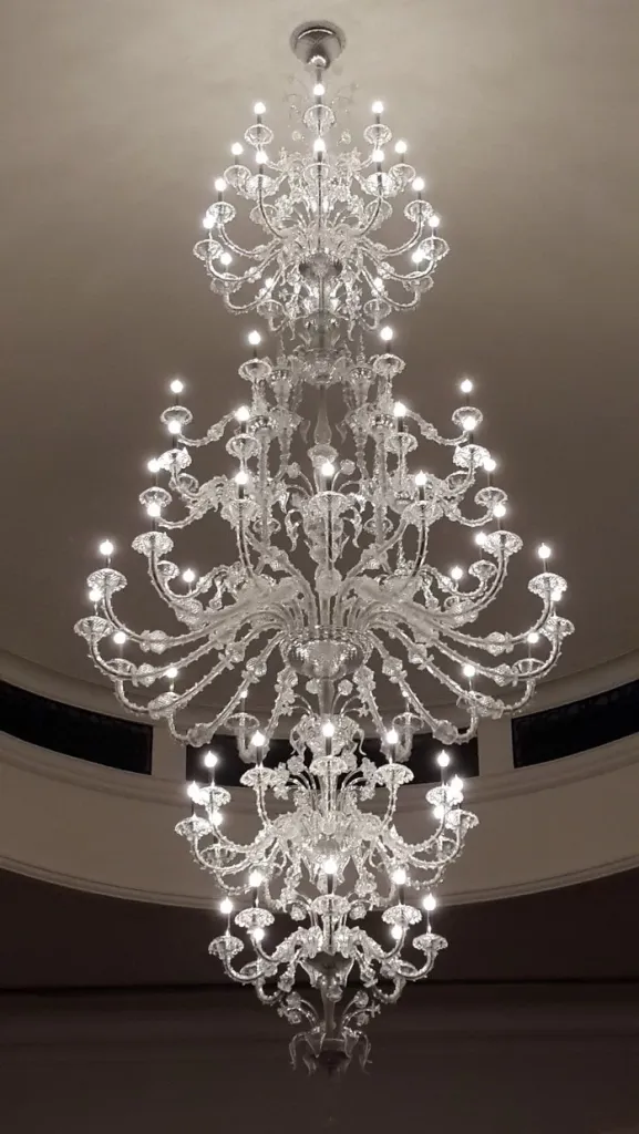 Nghệ thuật độc bản từ đèn chùm thủy tinh Murano 8 đèn chùm thủy tinh