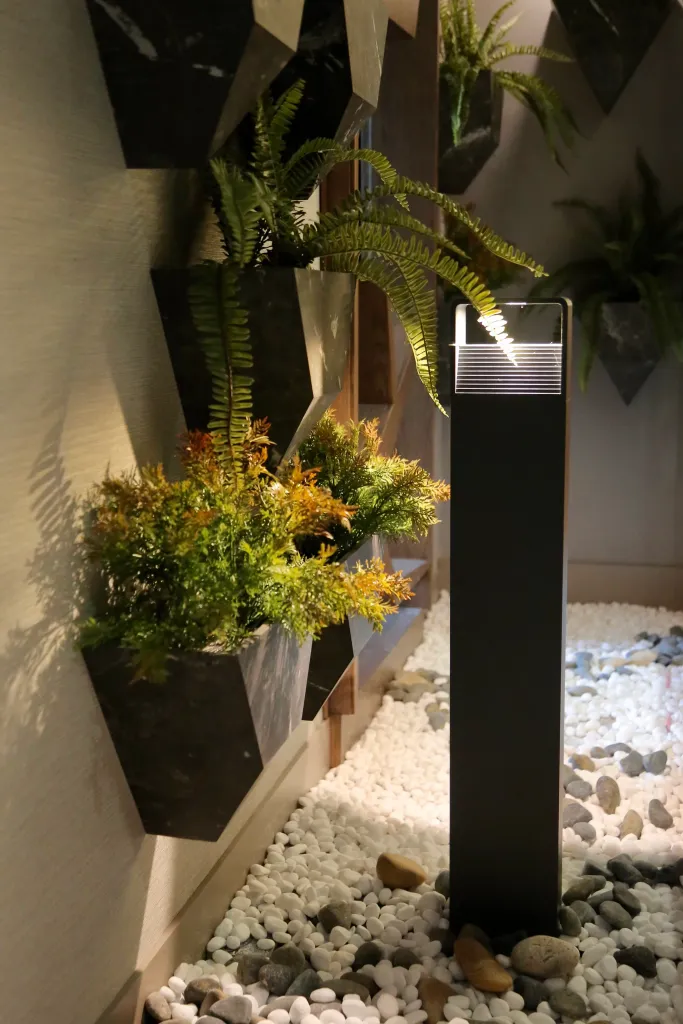 Đèn trang trí EGLO tại Showroom Oliva Decor 16 Den tru san vuon EGLO