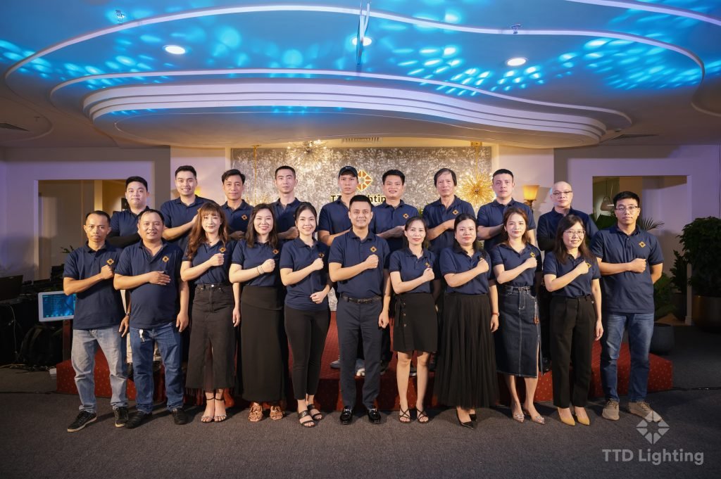 ttd lighting khai truong sieu thi den trang tri tai vincom long bien 1