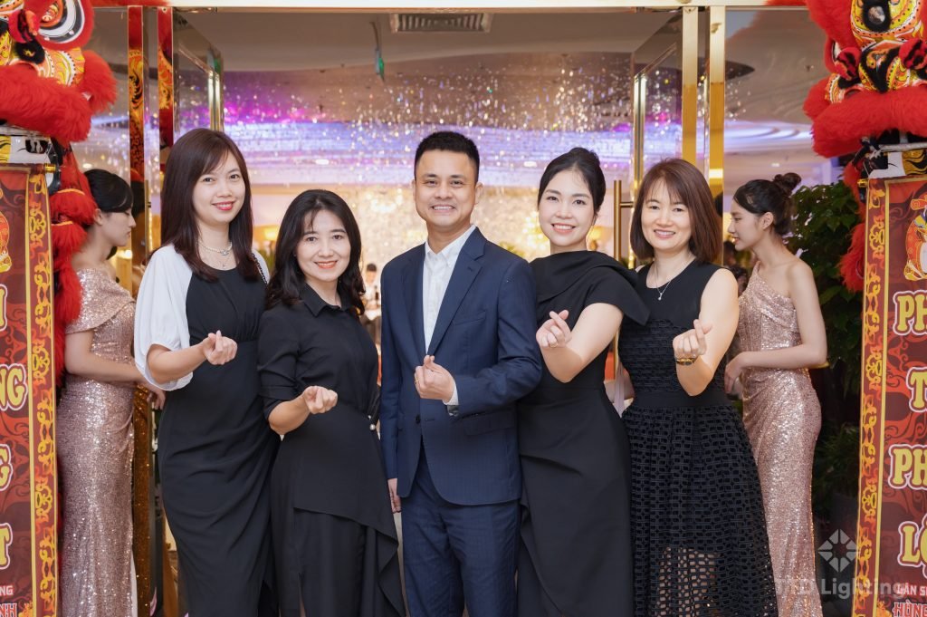 ttd lighting khai truong sieu thi den trang tri tai vincom long bien 10