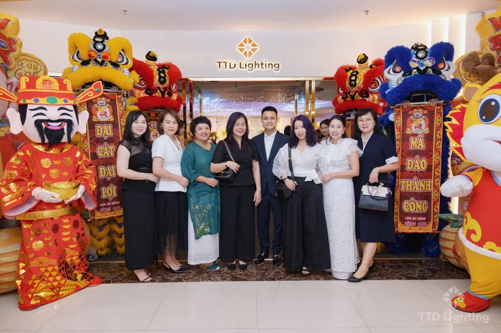 ttd lighting khai truong sieu thi den trang tri tai vincom long bien 15