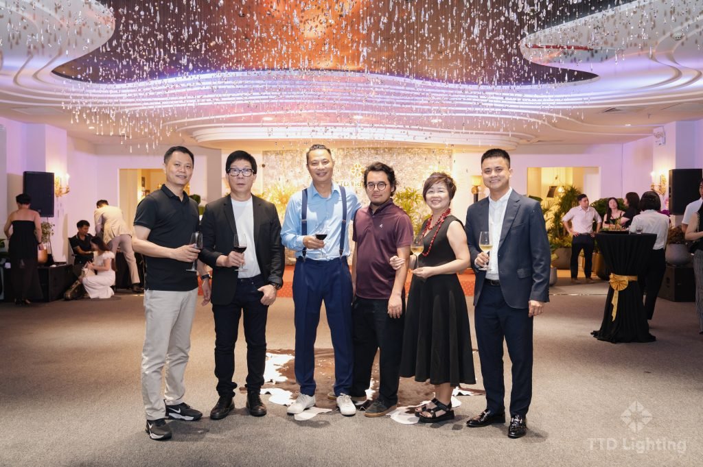 ttd lighting khai truong sieu thi den trang tri tai vincom long bien 29