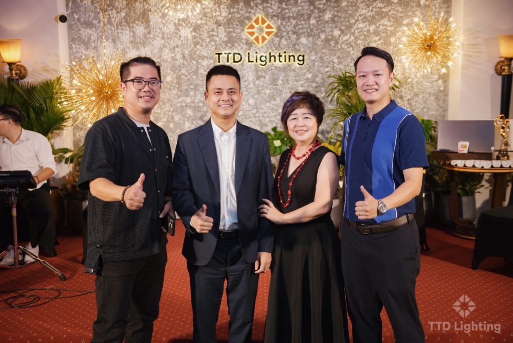 ttd lighting khai truong sieu thi den trang tri tai vincom long bien 31