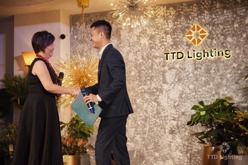 ttd lighting khai truong sieu thi den trang tri tai vincom long bien 35