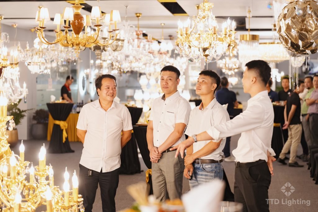 ttd lighting khai truong sieu thi den trang tri tai vincom long bien 42