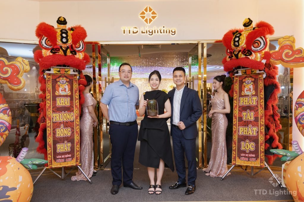 ttd lighting khai truong sieu thi den trang tri tai vincom long bien 9