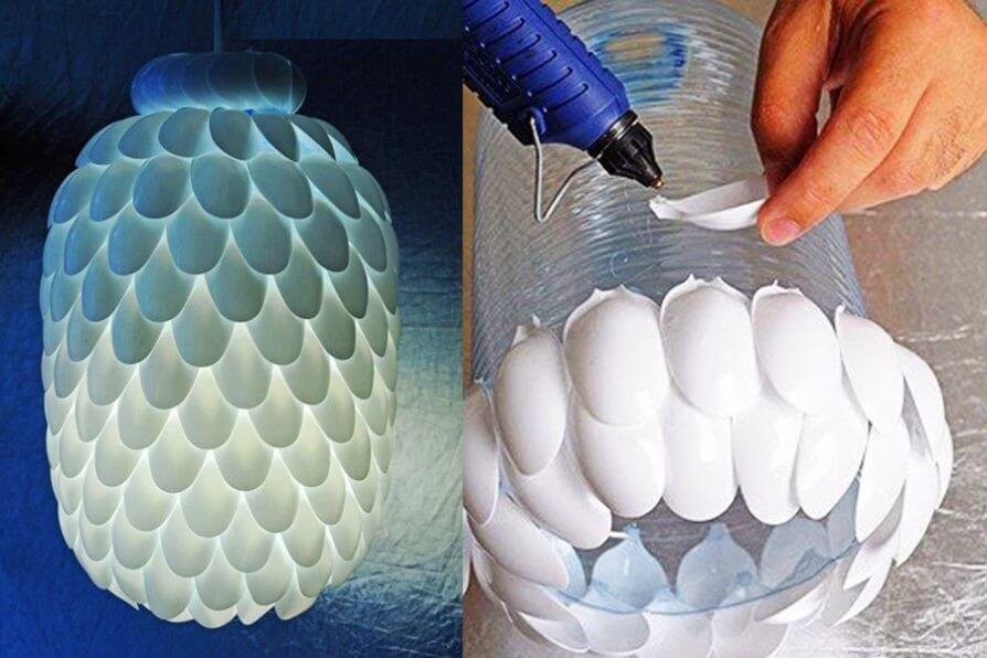 Đèn treo thủ công từ muỗng nhựa tái chế, có keo nóng và quy trình lắp ghép tạo hình lạ mắt và sáng tạo.