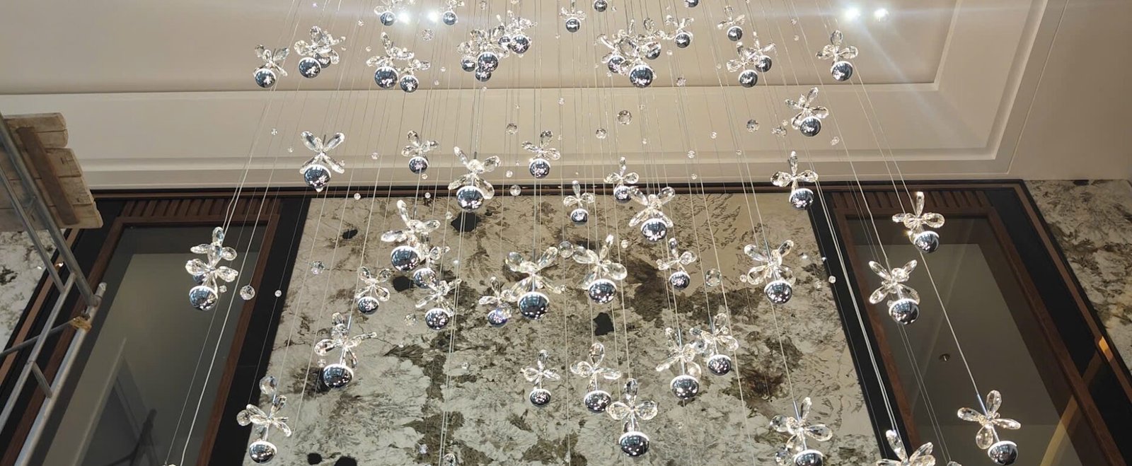 Dự án 42 Bộ đèn thiết kế Hoa Mai khoe sắc trong nắng sớm tại biệt thự Hà Nam