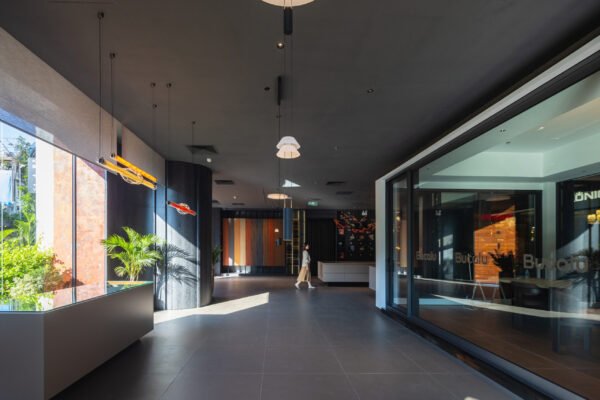 showroom r1 td lighting