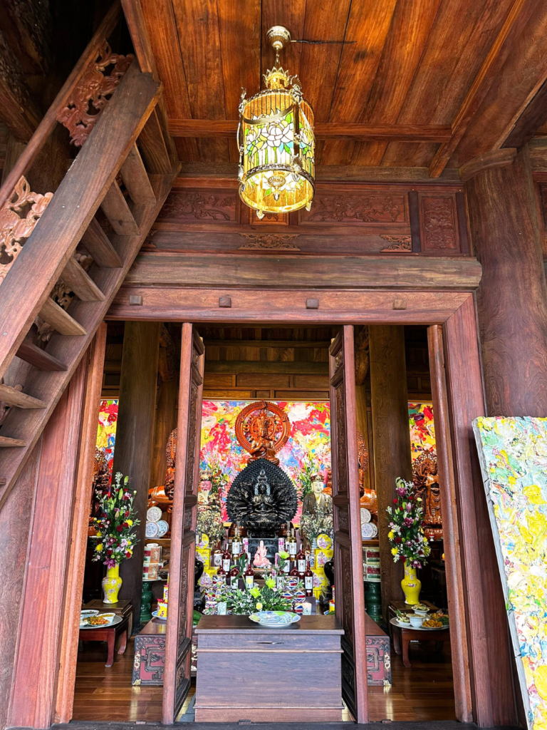 Ánh sáng Phương Đông tỏa sáng trong không gian linh thiêng