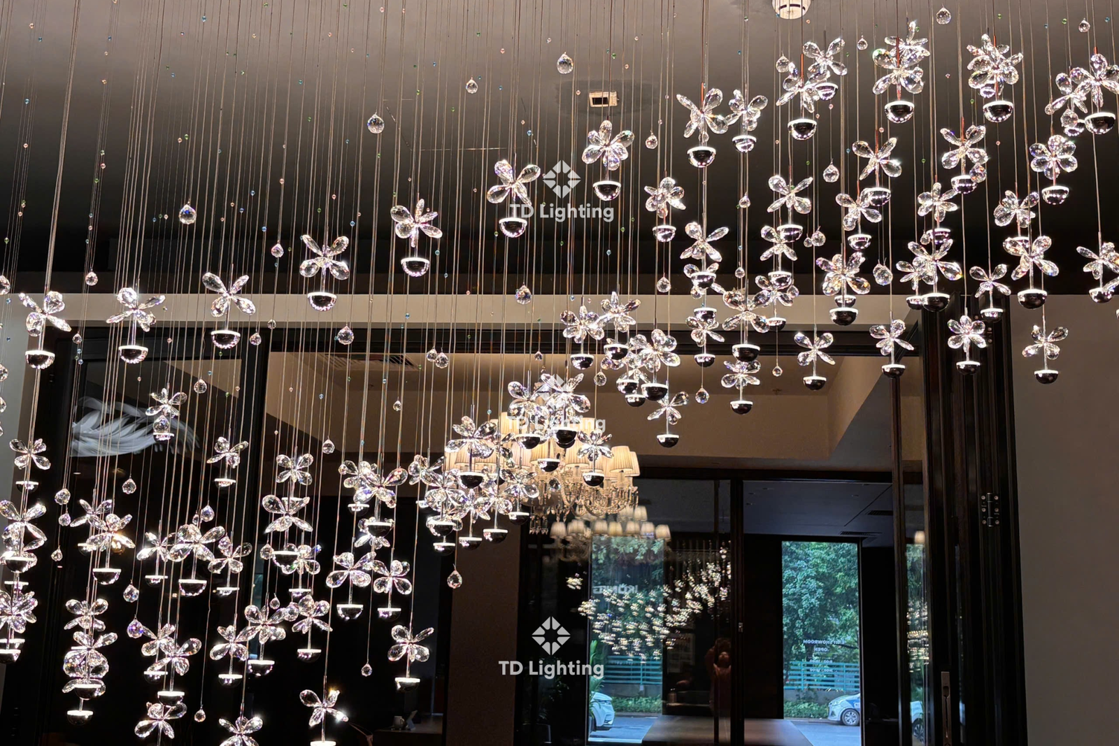 Đèn Trang Trí Hoa Mai – Ánh Sáng Của May Mắn, Hạnh Phúc & Phong Cách Sống