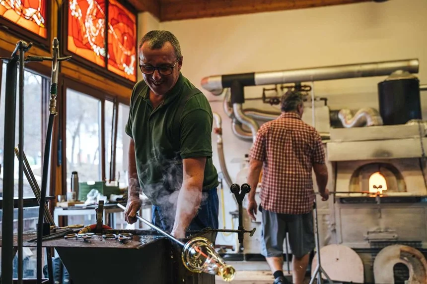 Martin Stefanek - Người Thổi Hồn Vào Pha Lê Bohemia Và Nghệ Thuật Ánh Sáng 5 Martin Stefanek - Người Thổi Hồn Vào Pha Lê Bohemia