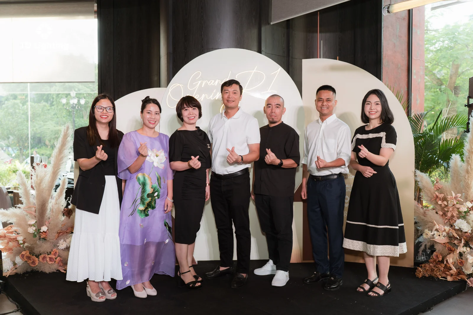 td lighting khai trương showroom