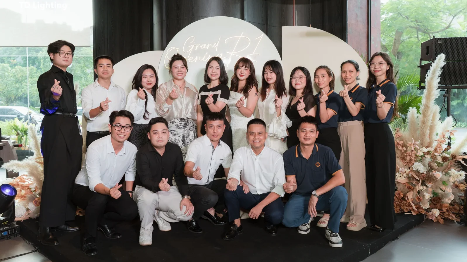 td lighting khai trương showroom