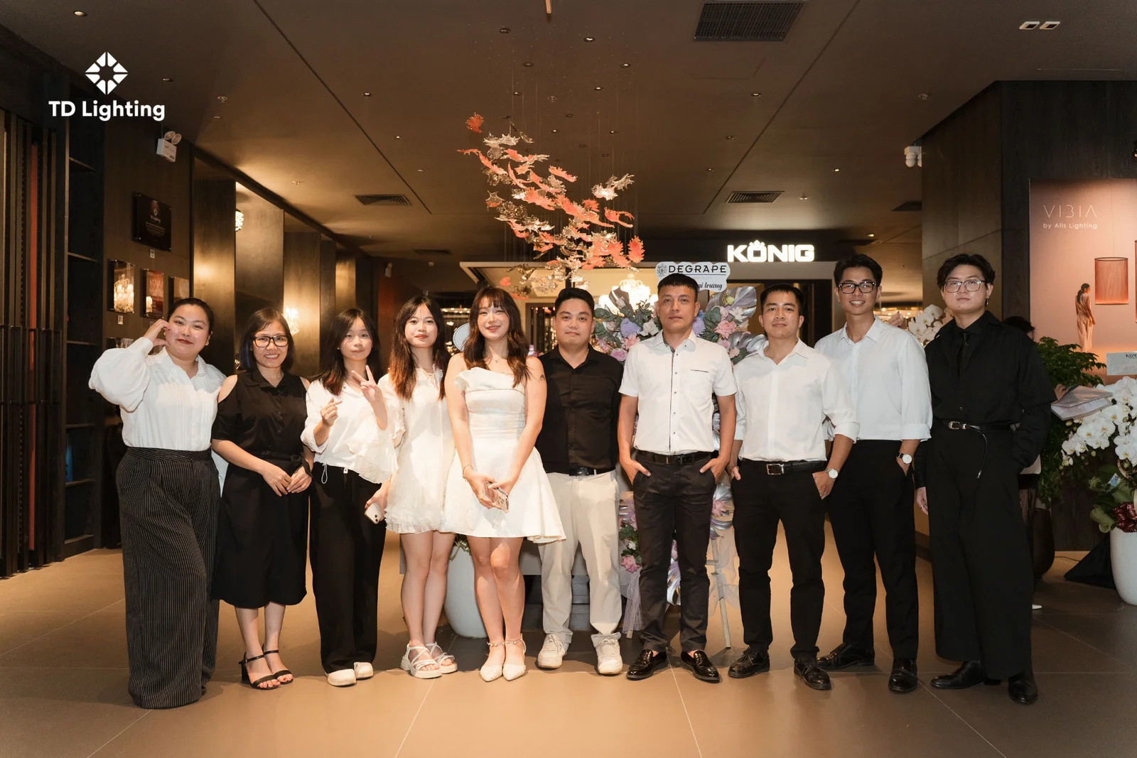 td lighting khai trương showroom