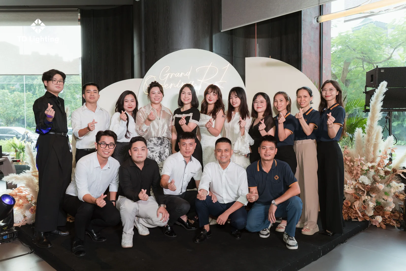 td lighting khai trương showroom