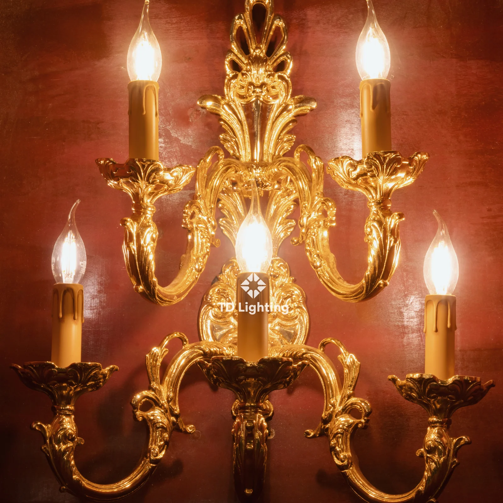 Ánh Sáng Truyền Thống – Sợi Dây Kết Nối Giữa Quá Khứ, Hiện Tại và Tương Lai