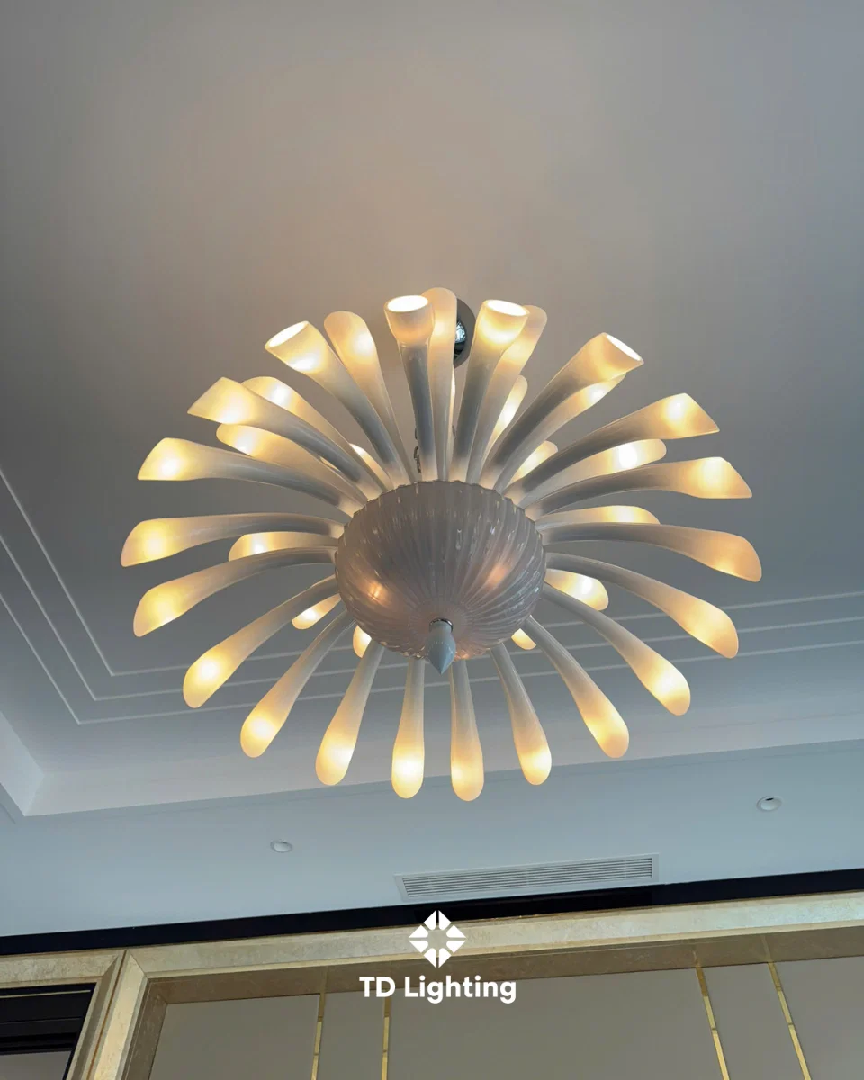 Đèn chùm pha lê thông tầng - kiến tạo không gian sống hiện đại