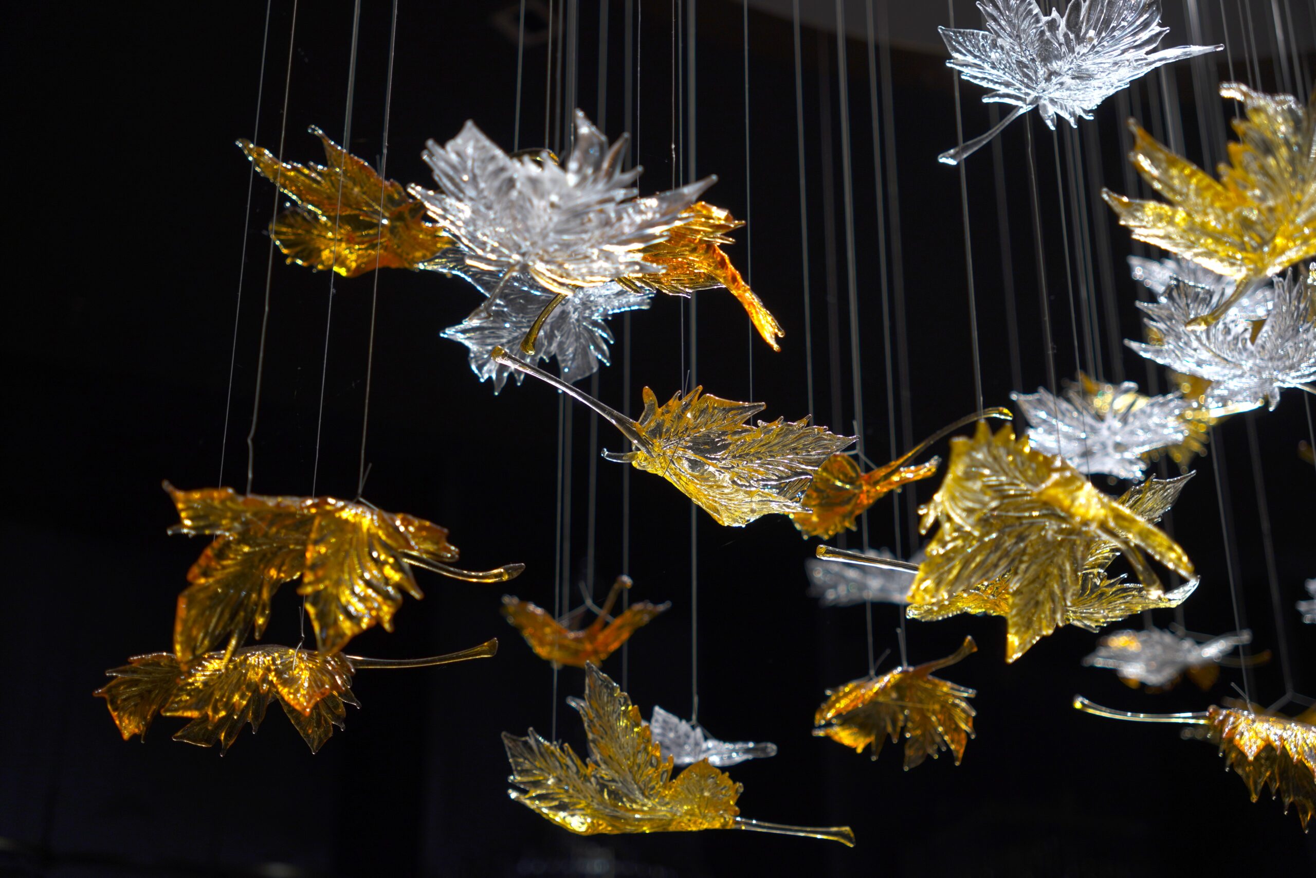 Đèn trang trí pha lê Tiệp - Cảm hứng từ lá Phong3