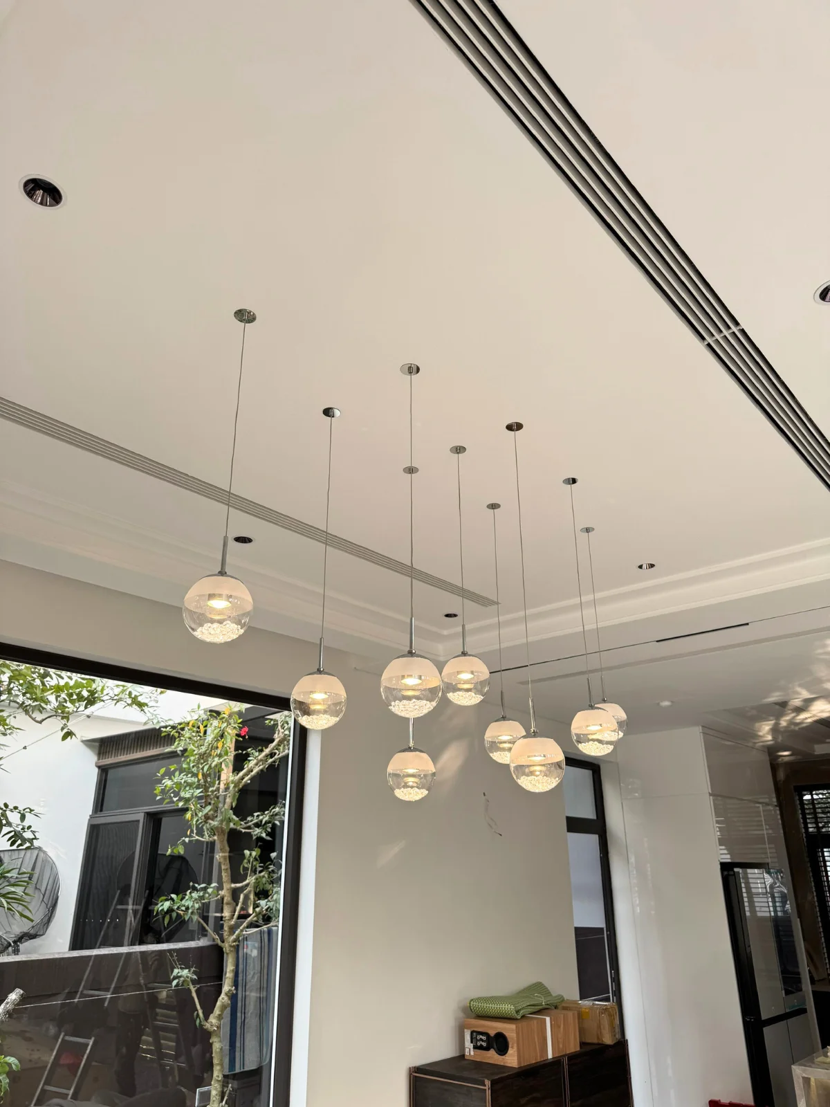 Bộ đèn thả quả cầu pha lê - Khi thiết kế giao hòa cùng thiên nhiên