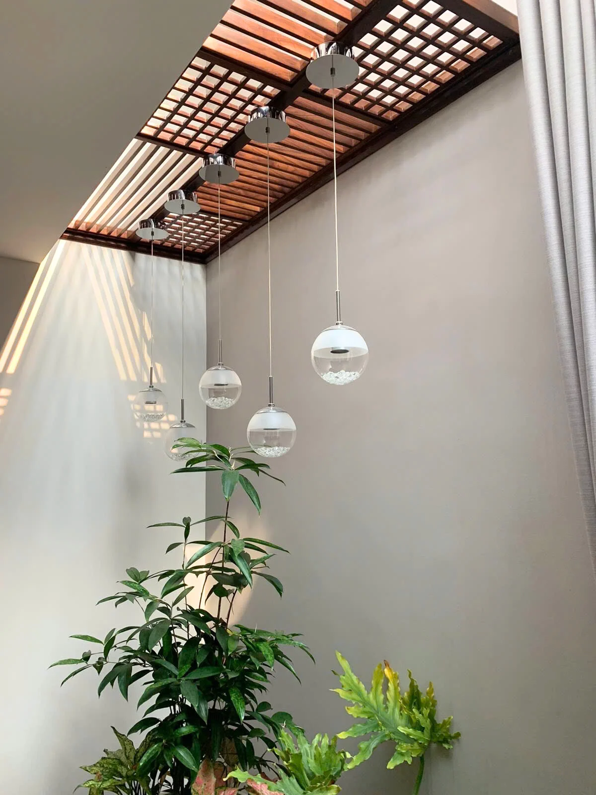 Bộ đèn thả quả cầu pha lê - Khi thiết kế giao hòa cùng thiên nhiên