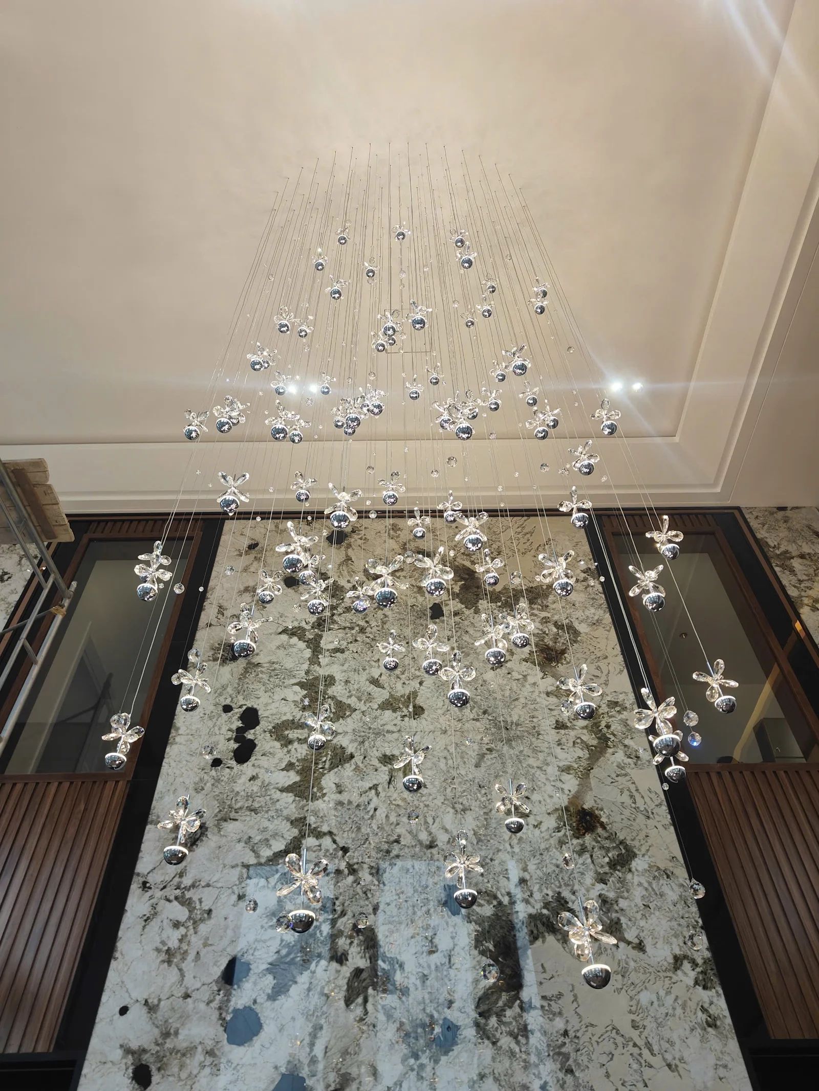 Thiết Kế Đèn Độc Bản – Khi Ánh Sáng Trở Thành Di Sản