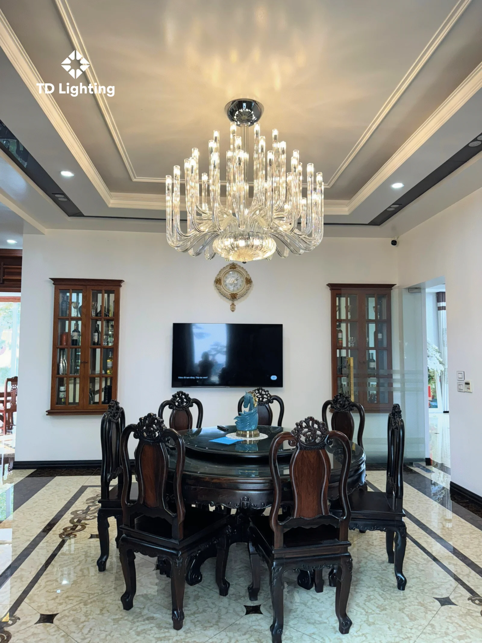 Đèn chùm pha lê - điểm nhấn hoàn thiện vẻ đẹp Tân cổ điển 7 iris cristal tinh hoa pha le bohemia 1 scaled 1