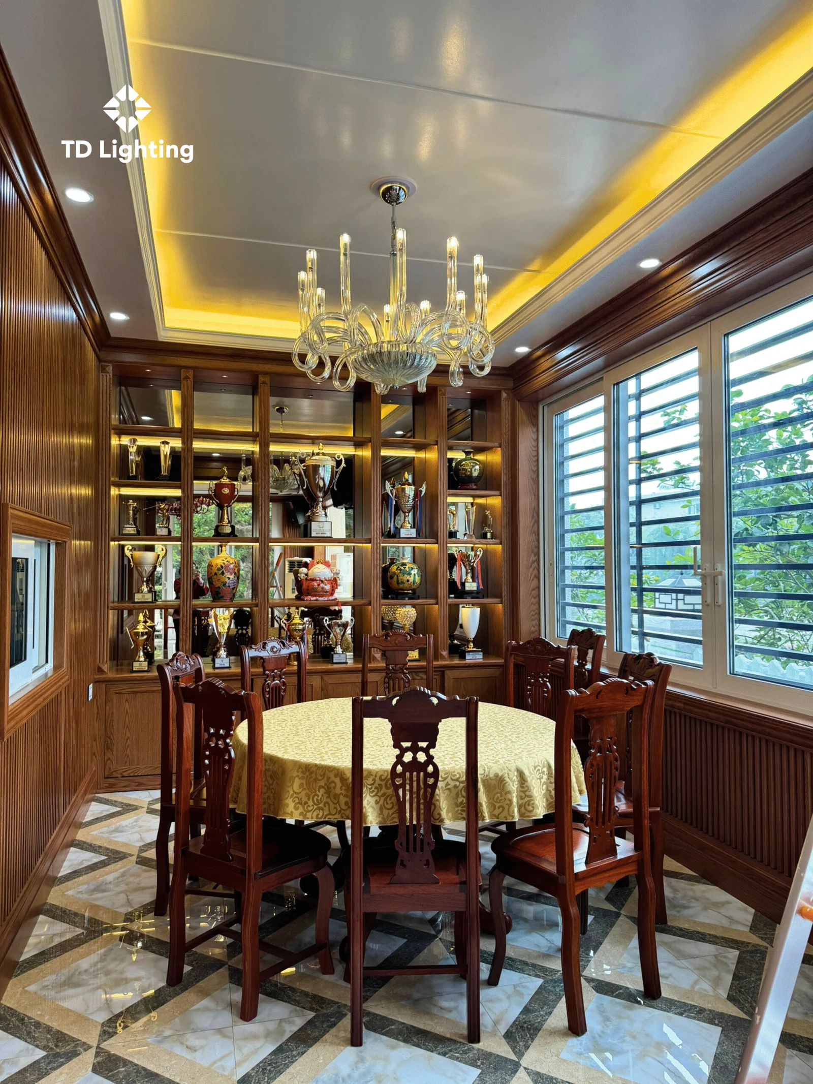 Đèn chùm pha lê - điểm nhấn hoàn thiện vẻ đẹp Tân cổ điển 5 Đèn chùm pha lê - điểm nhấn hoàn thiện vẻ đẹp Tân cổ điển