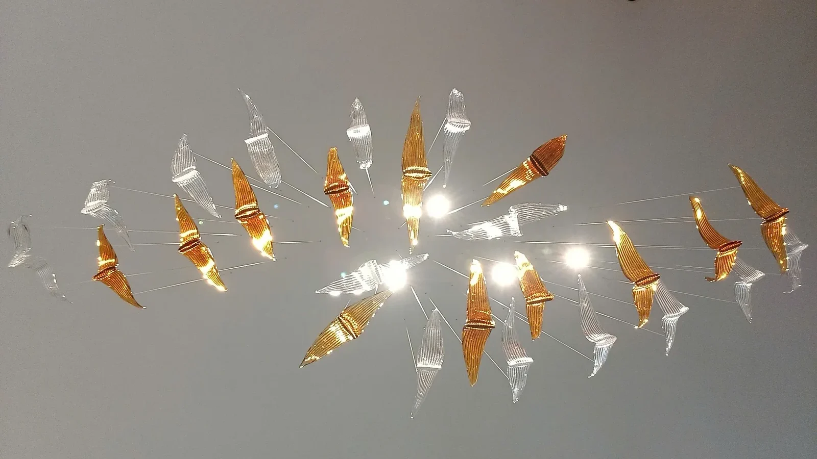 26 Chú Sếu pha lê Mialuxy tung cánh tại Biệt thự Đồng Tháp