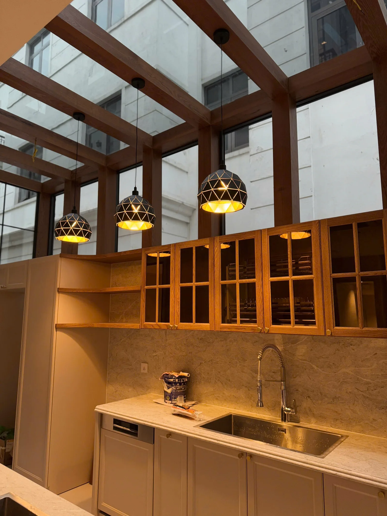 Bộ 3 đèn trang trí tại Biệt thự Hà Nội – Sự hòa quyện giữa không gian và ánh sáng