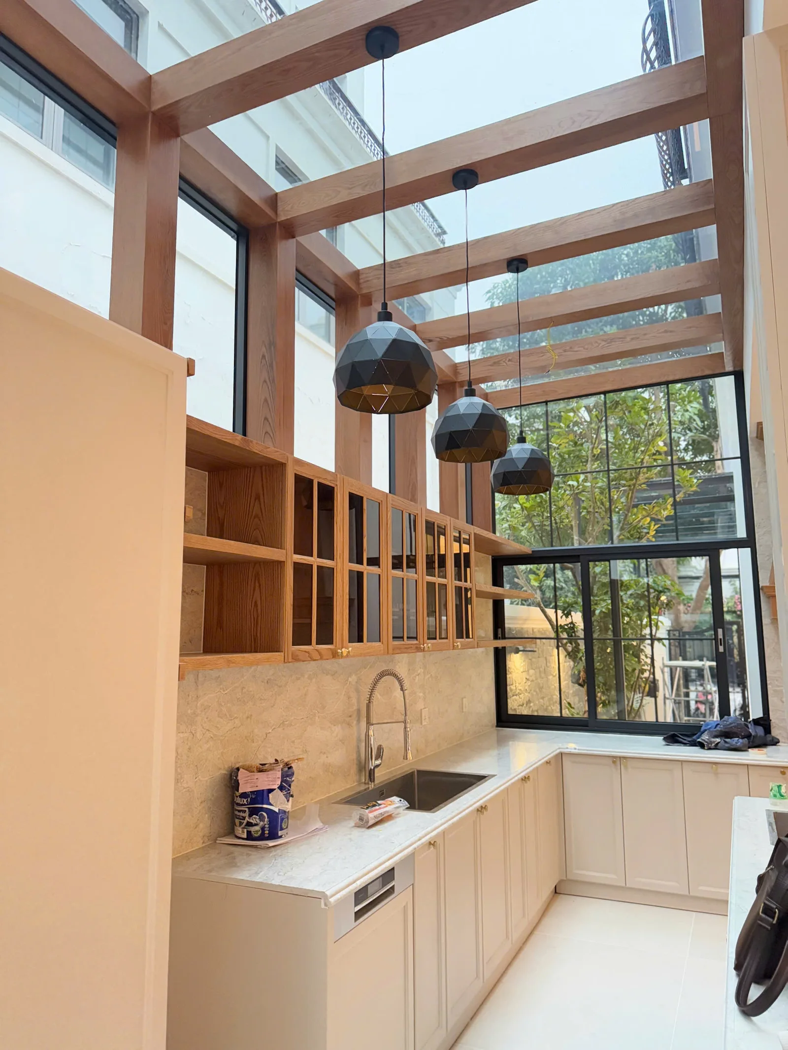 Bộ 3 đèn trang trí tại Biệt thự Hà Nội – Sự hòa quyện giữa không gian và ánh sáng