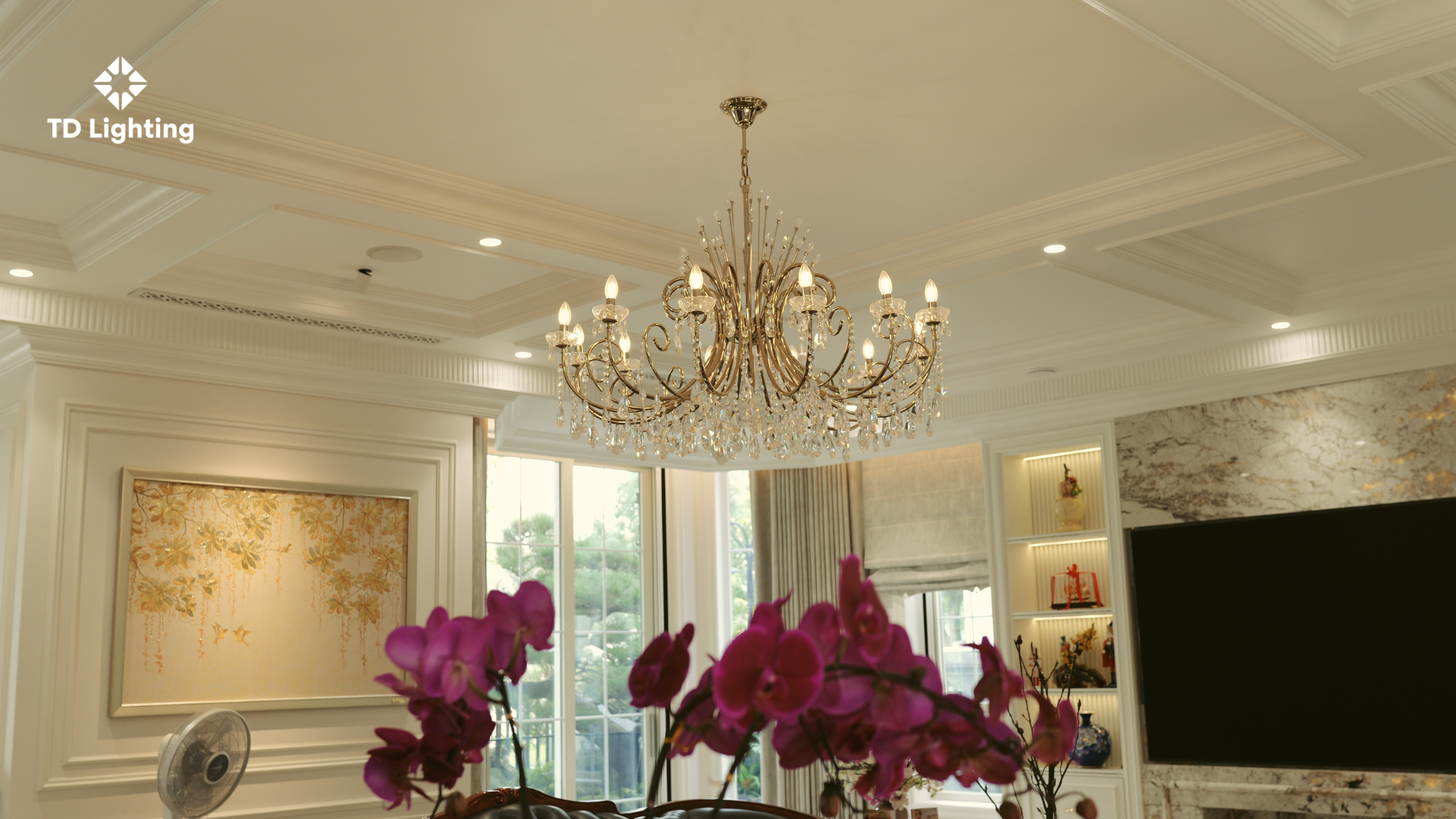 Nâng Tầm Phòng Khách Tân Cổ Điển Với Đèn Chùm Casablanca