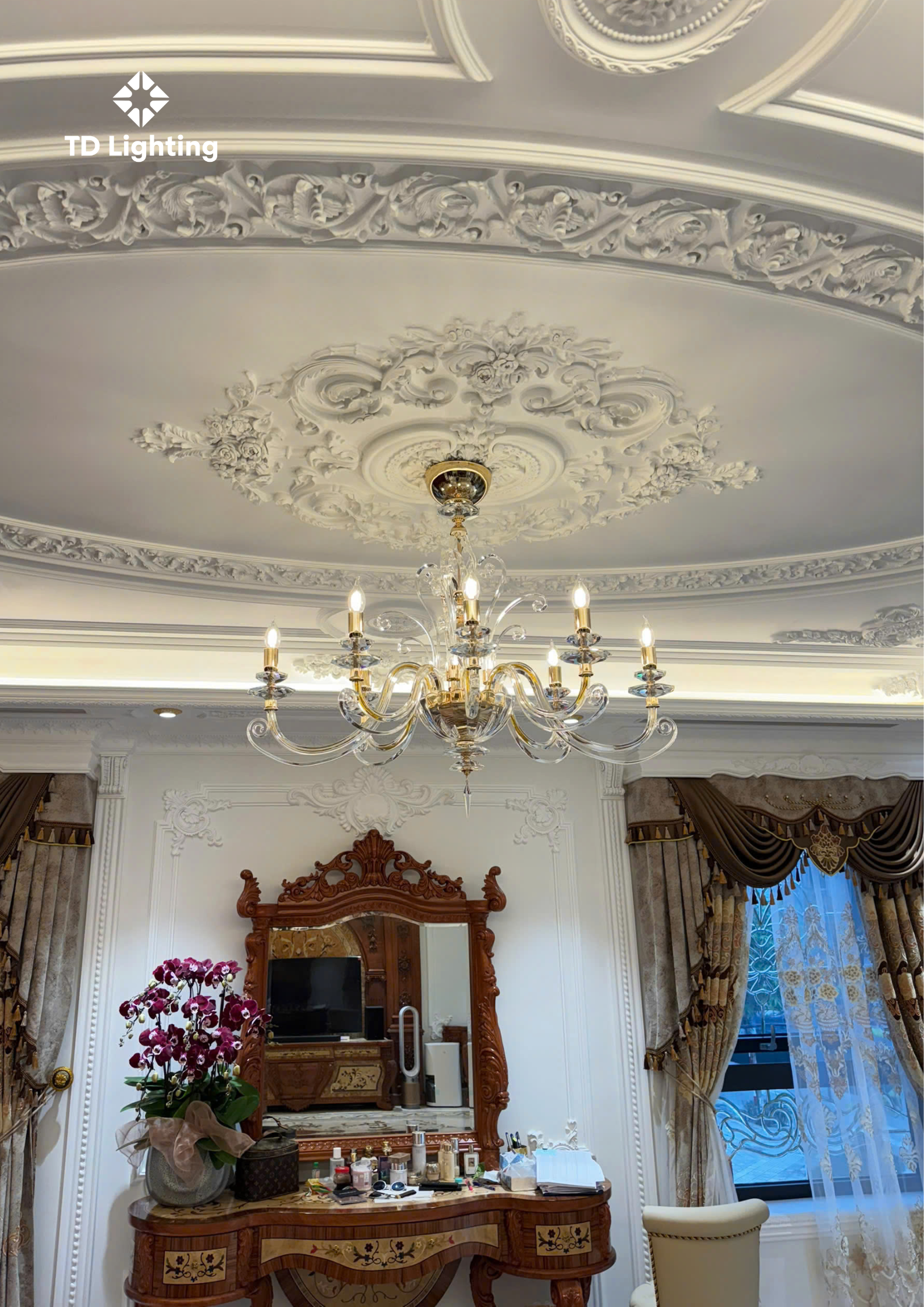 Đánh Thức Vẻ Đẹp Hoàng Gia Cùng Đèn Chùm Euroluce