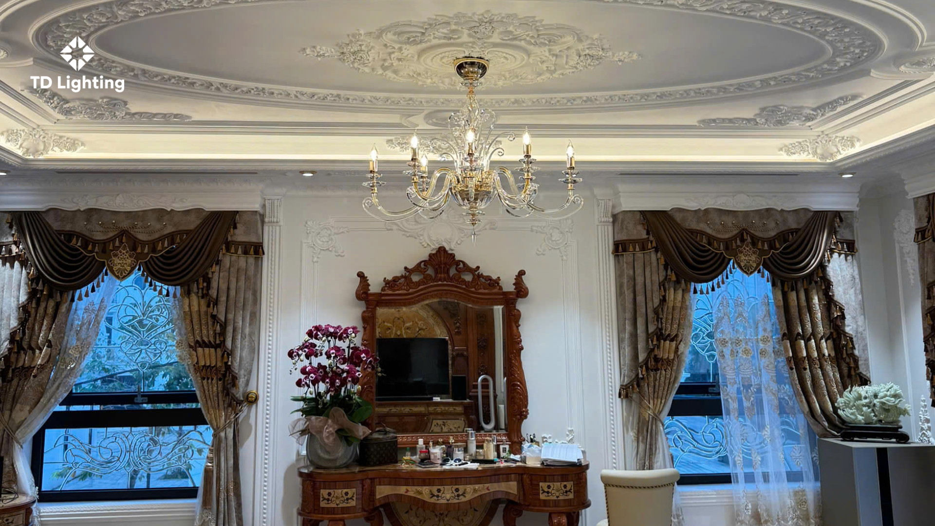 Đánh Thức Vẻ Đẹp Hoàng Gia Cùng Đèn Chùm Euroluce 8 Đèn chùm Euroluce