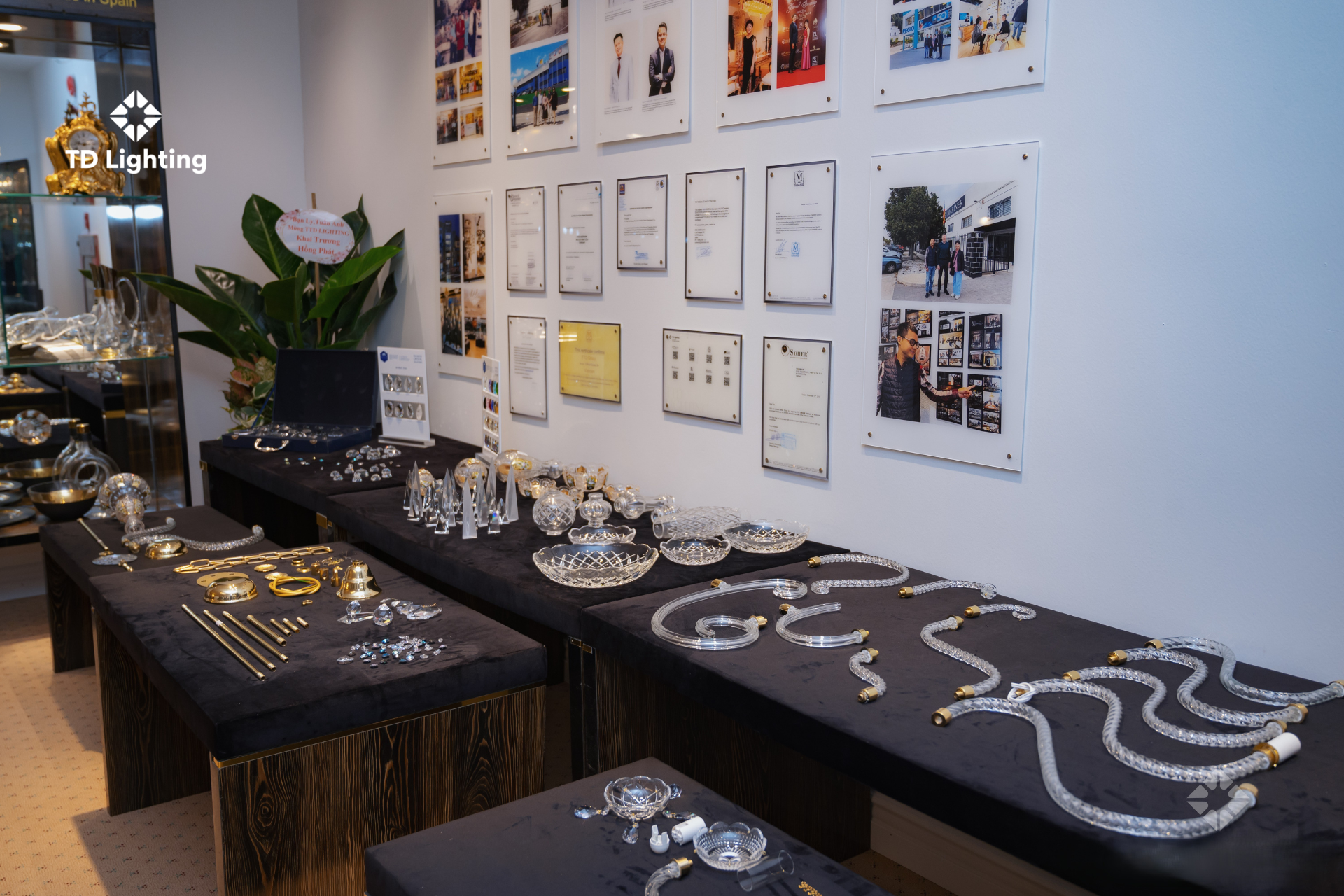 Đèn Thiết Kế – Nghệ Thuật Thay Đổi Cảm Xúc Và Định Hình Không Gian Sống