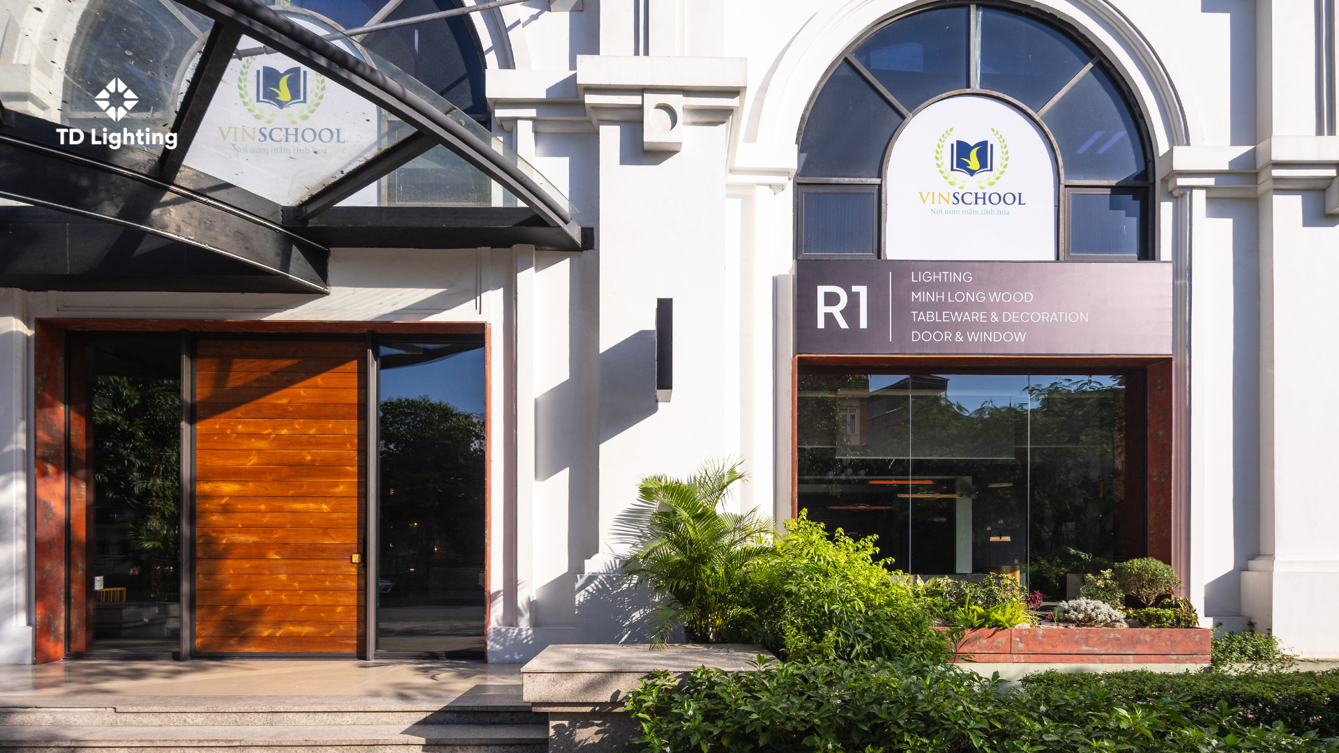 showroom td lighting vincom royal city