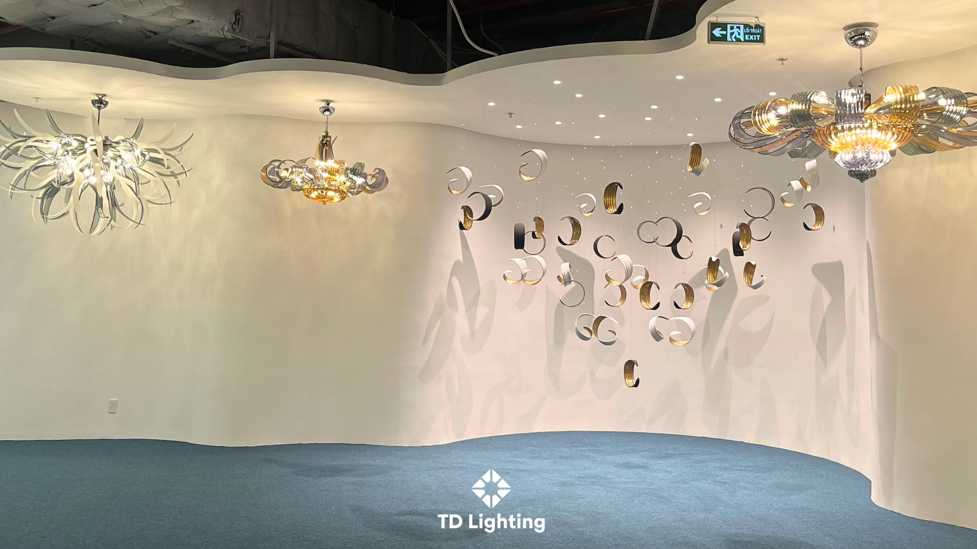 showroom td lighting vincom royal city