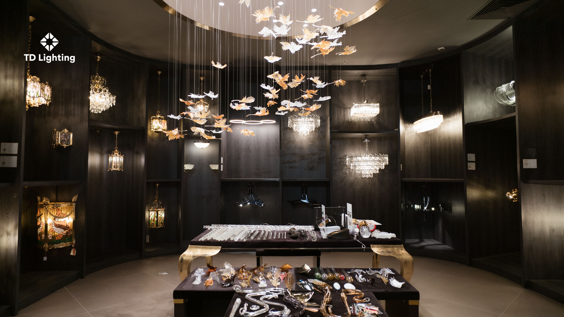 showroom td lighting vincom royal city