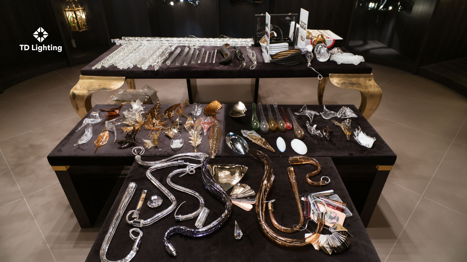 showroom td lighting vincom royal city