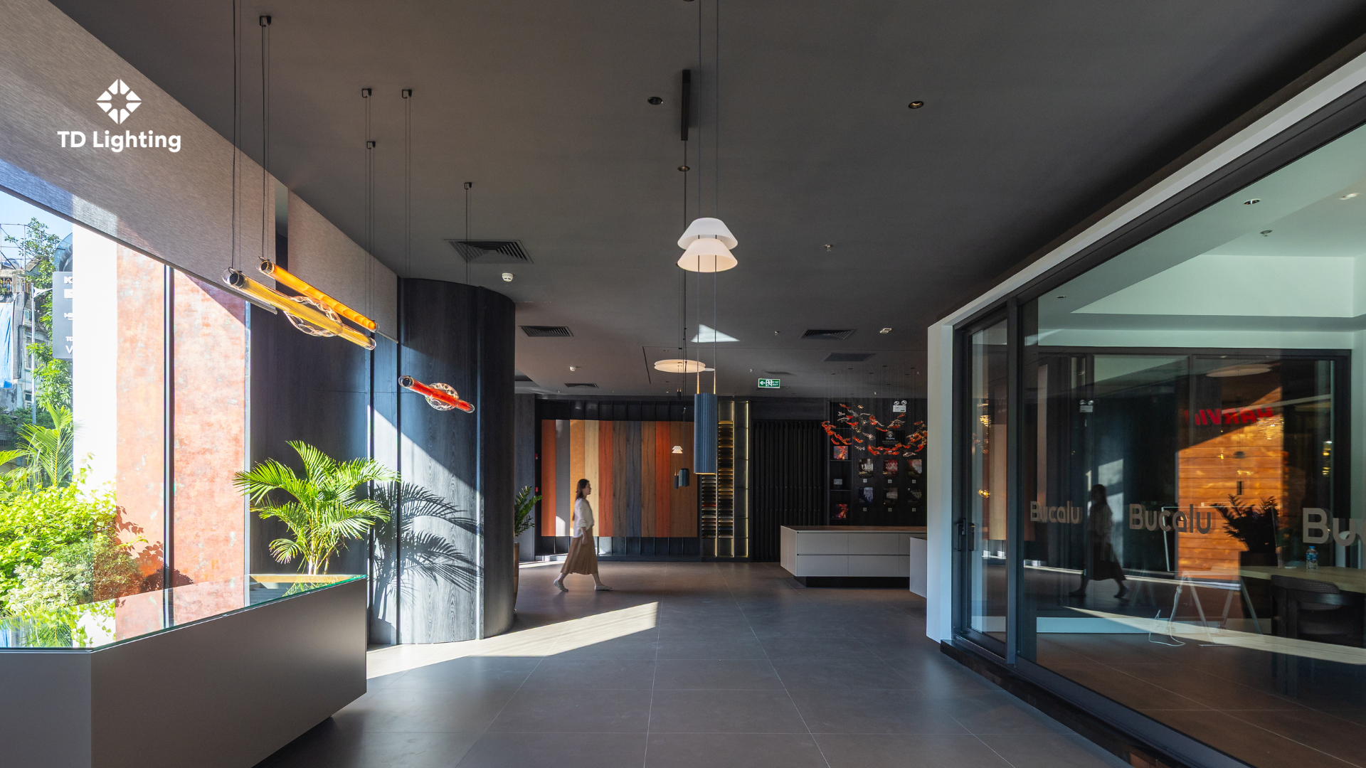 showroom td lighting vincom royal city