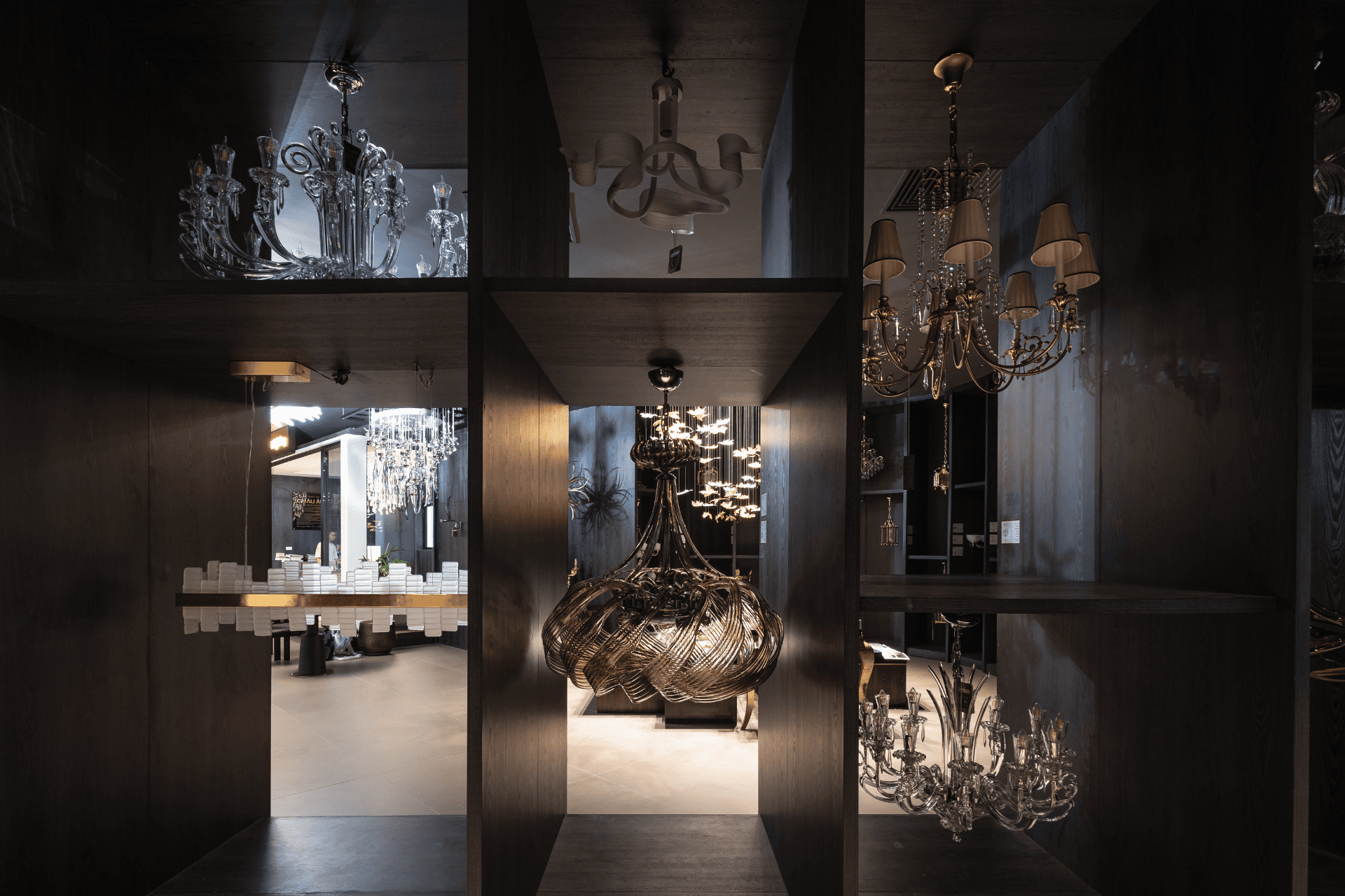 showroom td lighting vincom royal city (6)