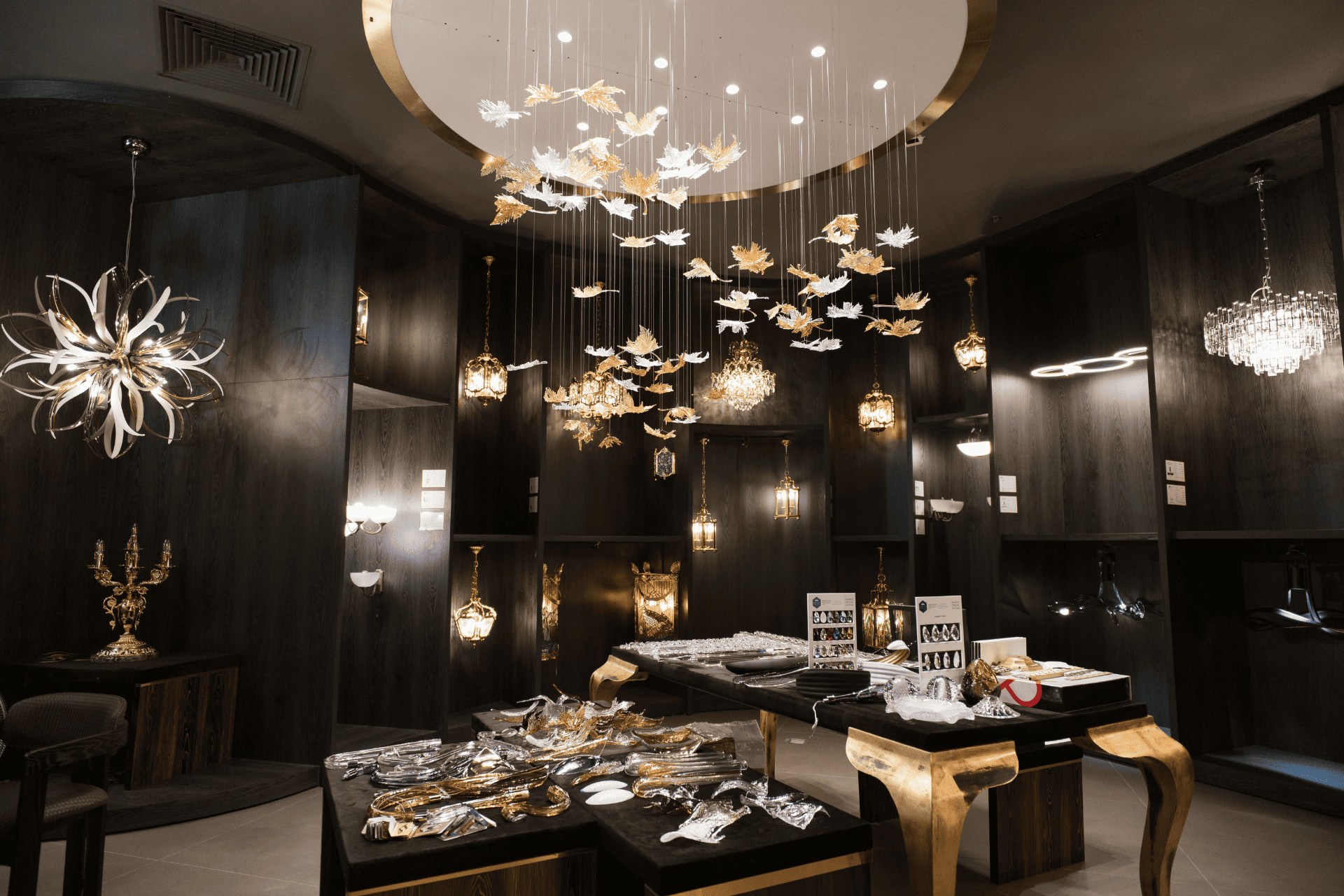 showroom td lighting vincom royal city (6)