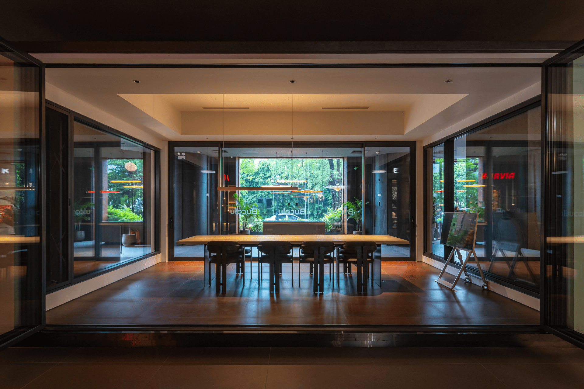 showroom td lighting vincom royal city (6)