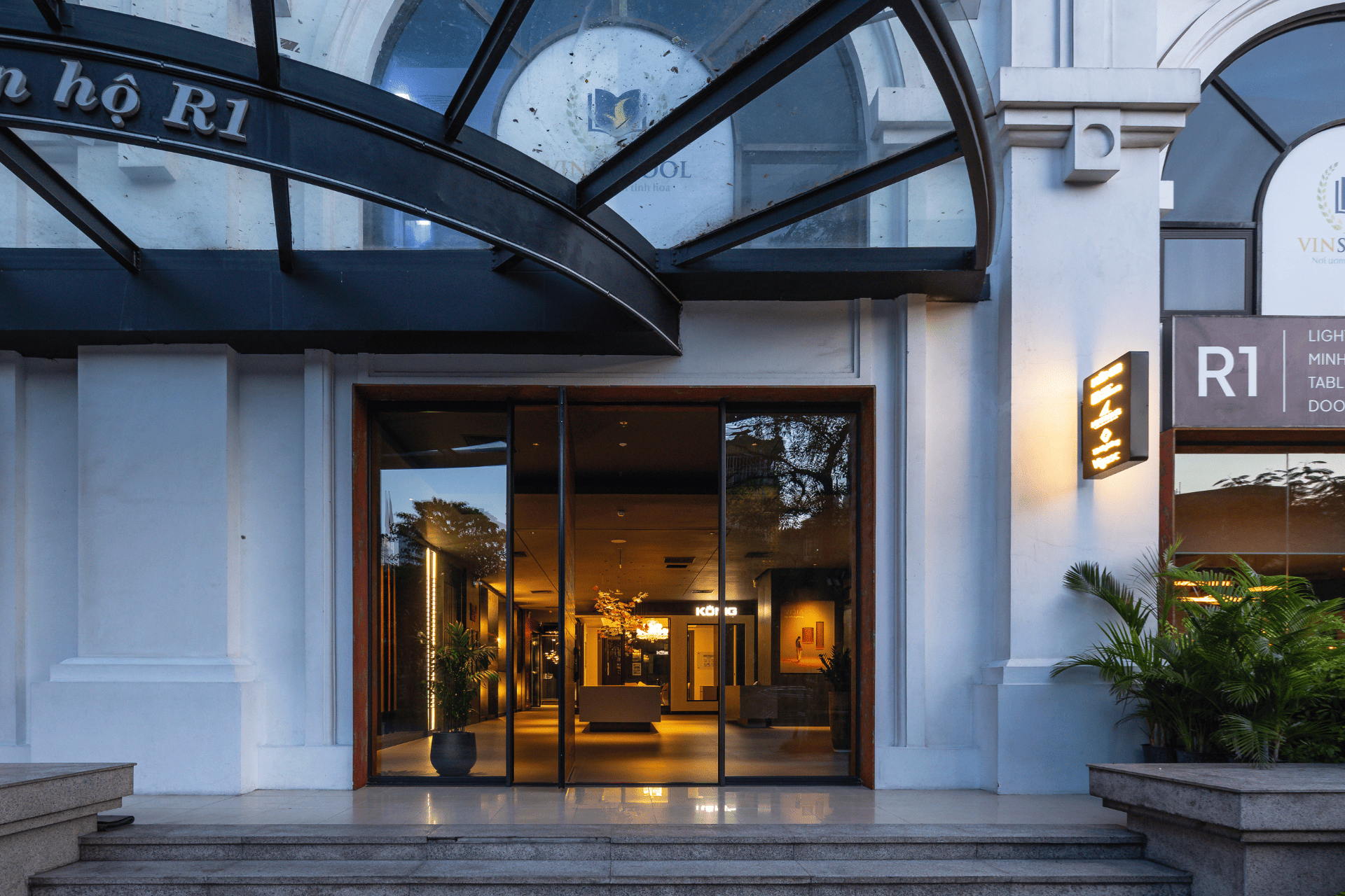 showroom td lighting vincom royal city (6)