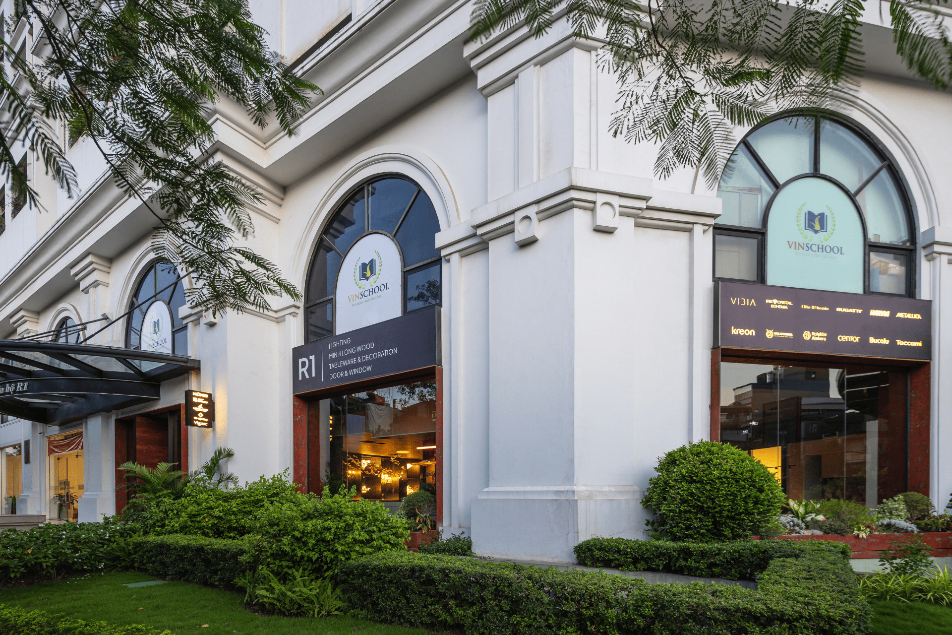 showroom td lighting vincom royal city (6)