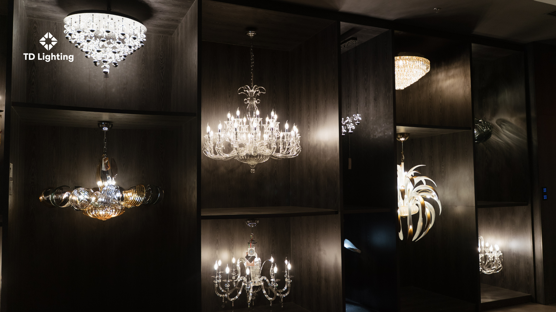showroom td lighting vincom royal city
