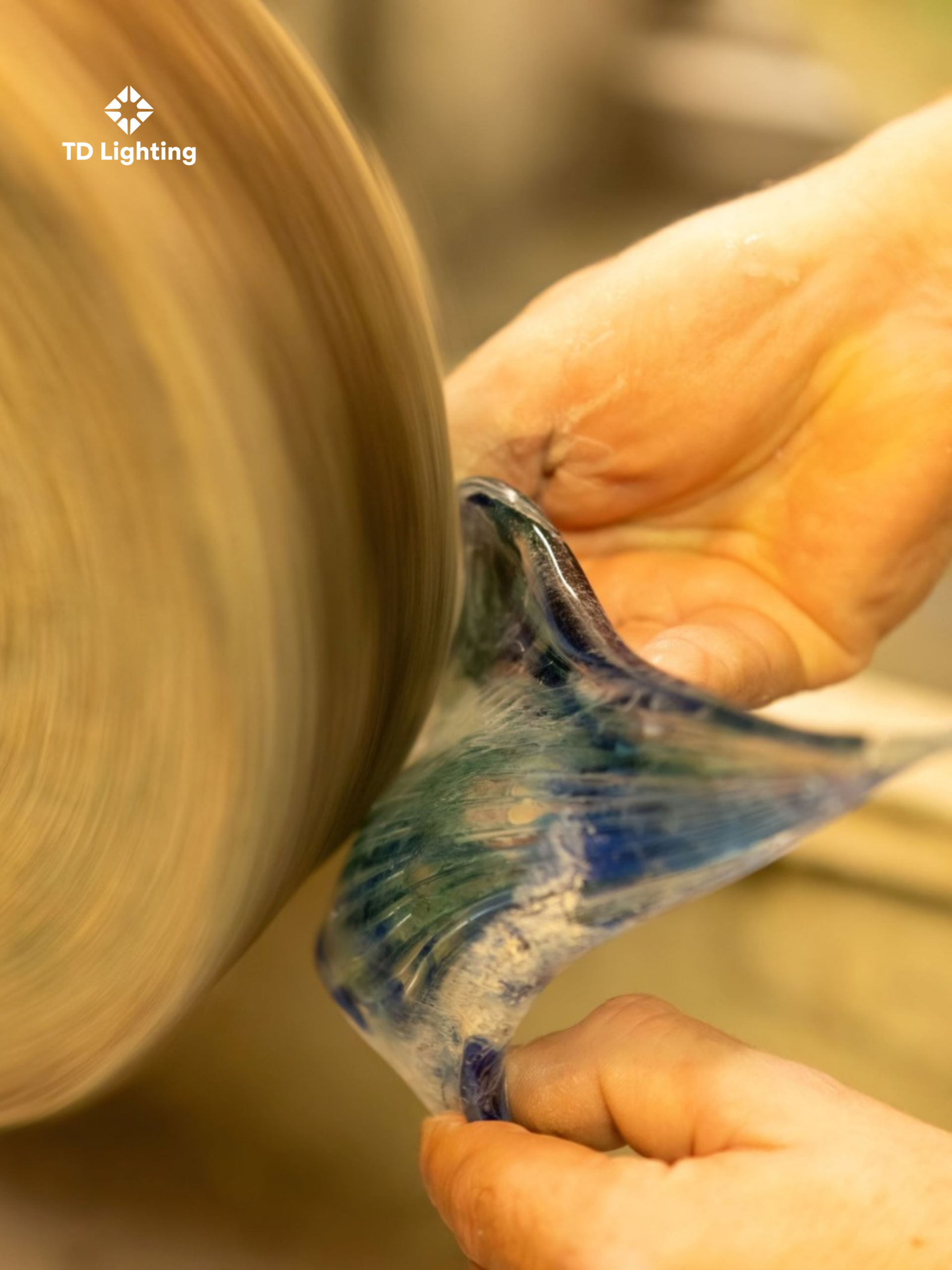 Từ Bản Vẽ Thiết Kế Đèn Bespoke Đến Khi Ánh Sáng Rực Rỡ Trong Không Gian Của Bạn